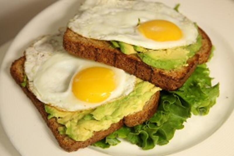 Sunny-Side Avocado Toast (Vegetarian) (542 cal)